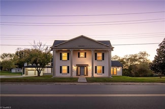 524 W Main St Unit STW, Pilot Mountain, NC 27041