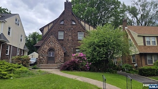 328 Demott Ave, Teaneck, NJ 07666