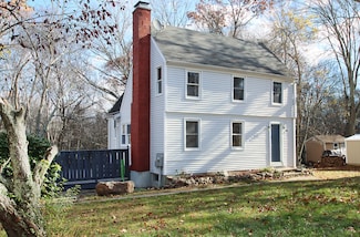 20 Carriage Dr, Clinton, CT 06413