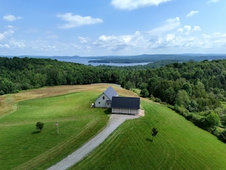 1293 City Farm Rd, Newport, VT 05855