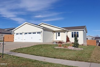4412 Chamberlain Dr, Bismarck, ND 58503
