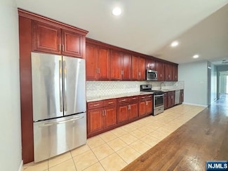22 Linden Ave Unit 3, Jersey City, NJ 07305
