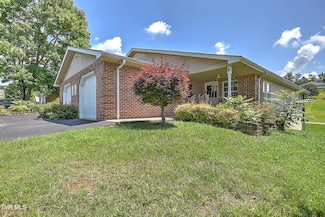 713 Teasel Dr, Kingsport, TN 37660