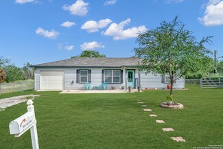 505 Olive St, Jourdanton, TX 78026