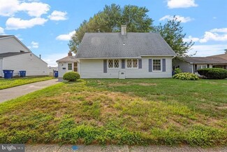 15 Pennant Ln, Willingboro, NJ 08046
