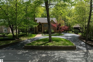 1208 Forest Ln, Mount Pleasant, MI 48858