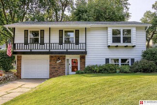 9405 Brownley Dr, Omaha, NE 68134
