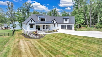 211 Big Cove Dr, Penhook, VA 24137