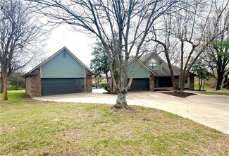 5180 Appaloosa Way, Loma Linda, MO 64804