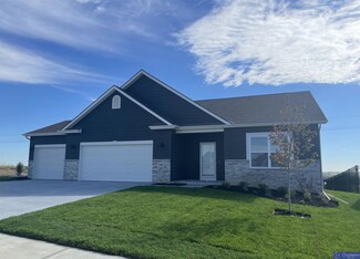 11321 N 169th St, Bennington, NE 68007
