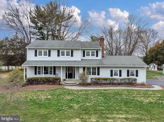 20 Country Club Dr, Ringoes, NJ 08551