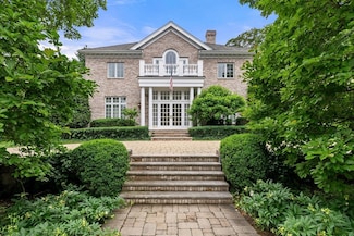 43 Bristol Rd, Wellesley Hills, MA 02481