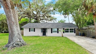 704 Lynn Ave, New Smyrna Beach, FL 32168