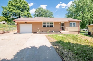 2711 Cedar St, Saint Joseph, MO 64503
