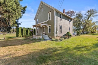 516 E Beloit St, Orfordville, WI 53576