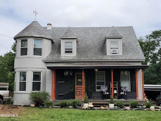 78 Johnson Rd, Watervliet, NY 12189