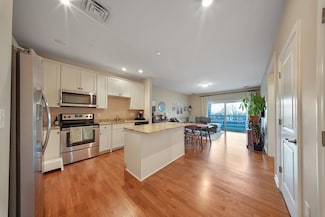 110 Trotter Rd Unit 2111, South Weymouth, MA 02190