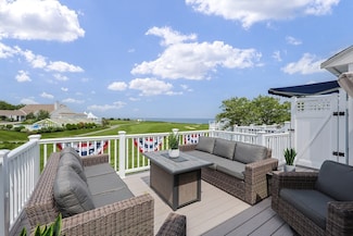 12 Cliffside Dr Unit Oceanview, Plymouth, MA 02360