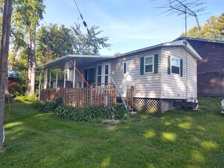 10948 N Hillside Dr, Edgerton, WI 53534