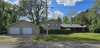 6004 Amazonia Rd, Saint Joseph, MO 64505