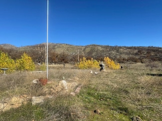 21701 California 96, Horse Creek, CA 96050