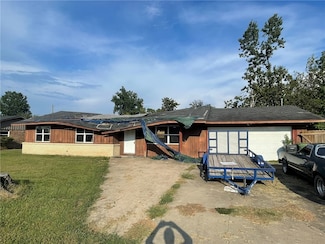 917 S 15th St, Rogers, AR 72758