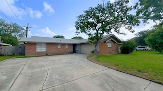 134 Daniel Moore St, Portland, TX 78374
