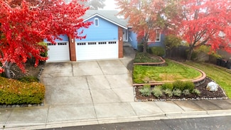 5672 Cherry Ln, Medford, OR 97504