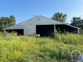401 SW Lincoln St, Melvern, KS 66510