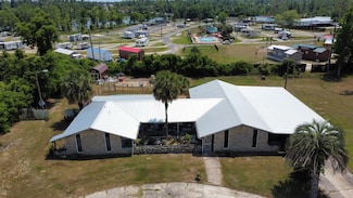 4832 Flynt Dr, Marianna, FL 32446