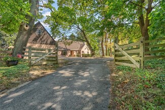 200 Stone Quarry Rd, Monaca, PA 15061