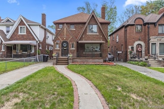 18030 Santa Barbara Dr, Detroit, MI 48221