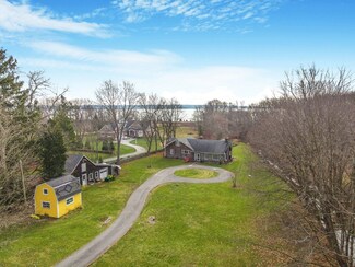 5 Maple Rd, Warren, RI 02885