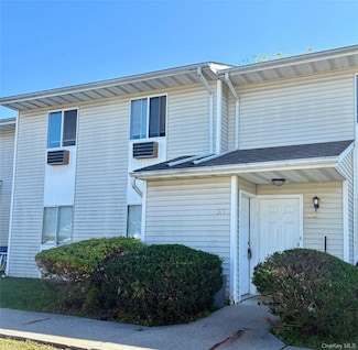 314 Ruth Ct, Middletown, NY 10940