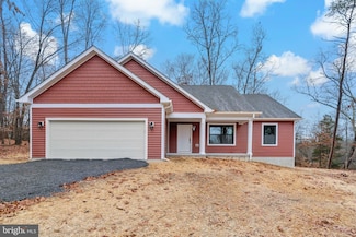10 Silage Ln, Berkeley Springs, WV 25411