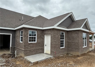 122 Independence Dr Unit 103C, Cabot, PA 16023