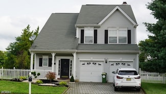 24 Cartier Dr, Franklin Park, NJ 08823