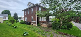 1076 10th St, New Castle, PA 16102