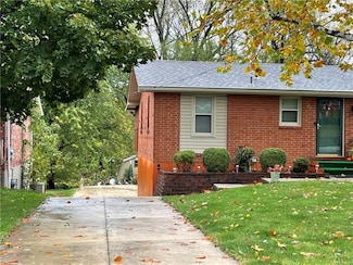 3621 N Prather Rd, Kansas City, MO 64116