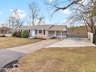 809 W Ridgecrest Dr, Kingston, TN 37763