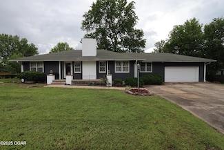 910 W Kensington Rd, Joplin, MO 64801