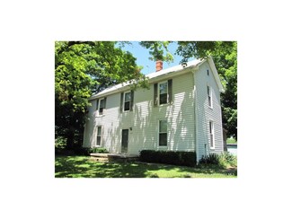 1414 Old State Rd, Henryville, IN 47126