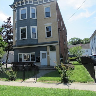 29 Taylor Ave Unit 3, Poughkeepsie, NY 12601