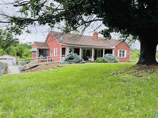 1820 Spring Hill Rd, Staunton, VA 24401