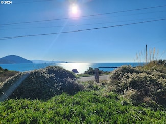 440 5th St, Port Orford, OR 97465