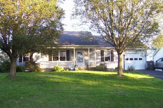 34 S Foxhall Ln, Weyers Cave, VA 24486