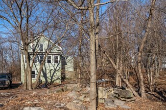 66 Rockland Place, Newton Upper Falls, MA 02464