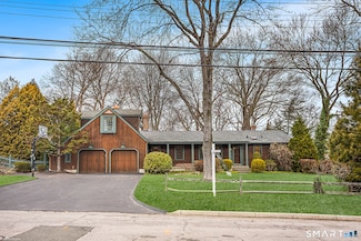 104 Putting Green Rd, Fairfield, CT 06825