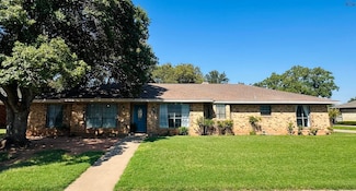 4518 Ridgemont Dr, Wichita Falls, TX 76309