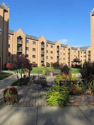 7420 W Lawrence Ave Unit 308, Harwood Heights, IL 60706
